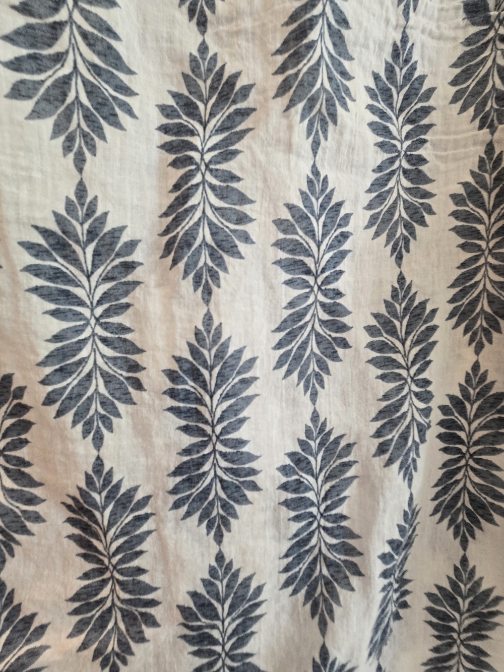Elie Tahari White Blouse with Navy Leaf Print - Picture 4 of 4